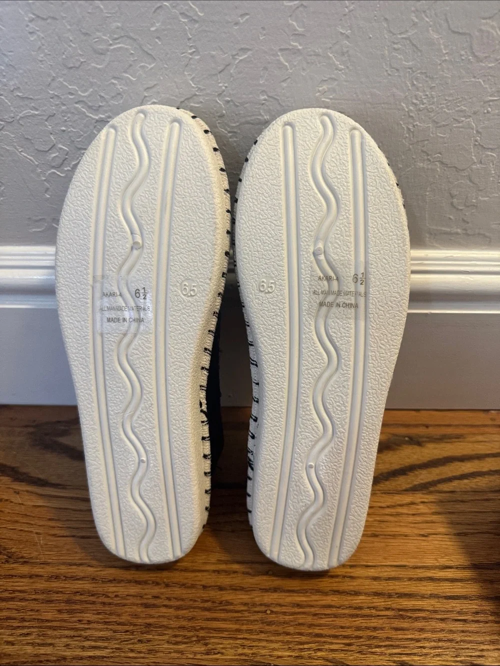 NIB Kayleen Black & White Espadrille Slip-On Shoes Size 6.5